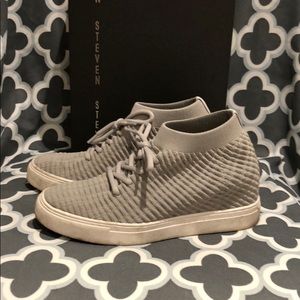 Steve Madden sneaker